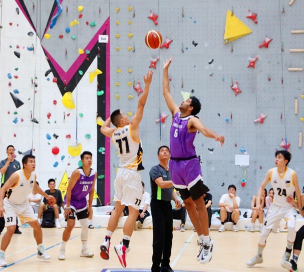 布朗质疑判罚遭官方辟谣，马刺实力不容小觑，非伪强队